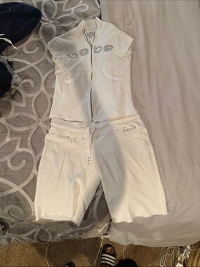 bebe White Short Sleeve Zip Hoodie & Drawstring Shorts Set